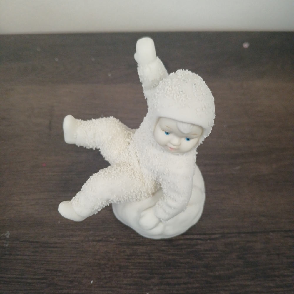 Snowbabies figurine